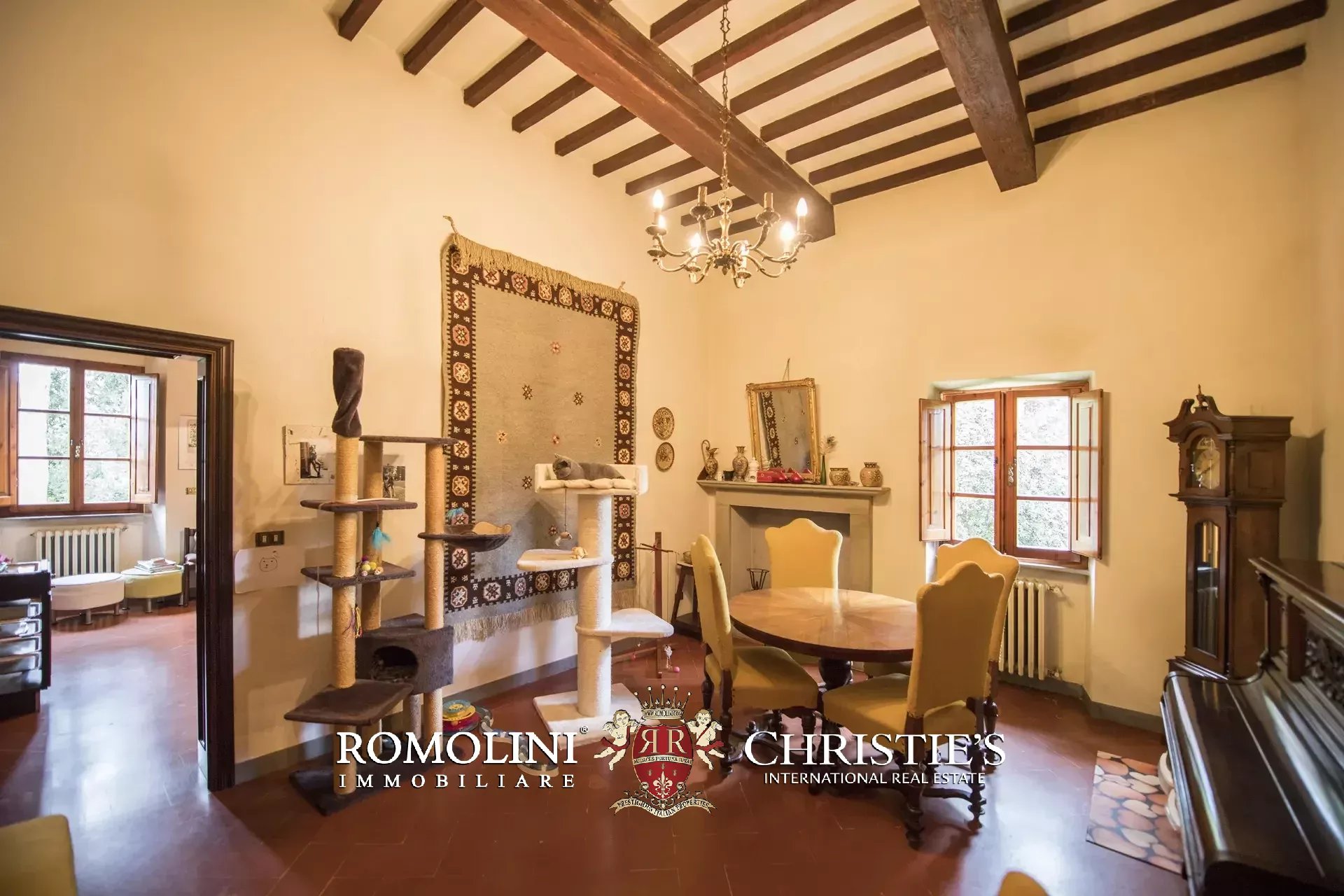 6 Bedroom Villa/Townhouse's Image 37