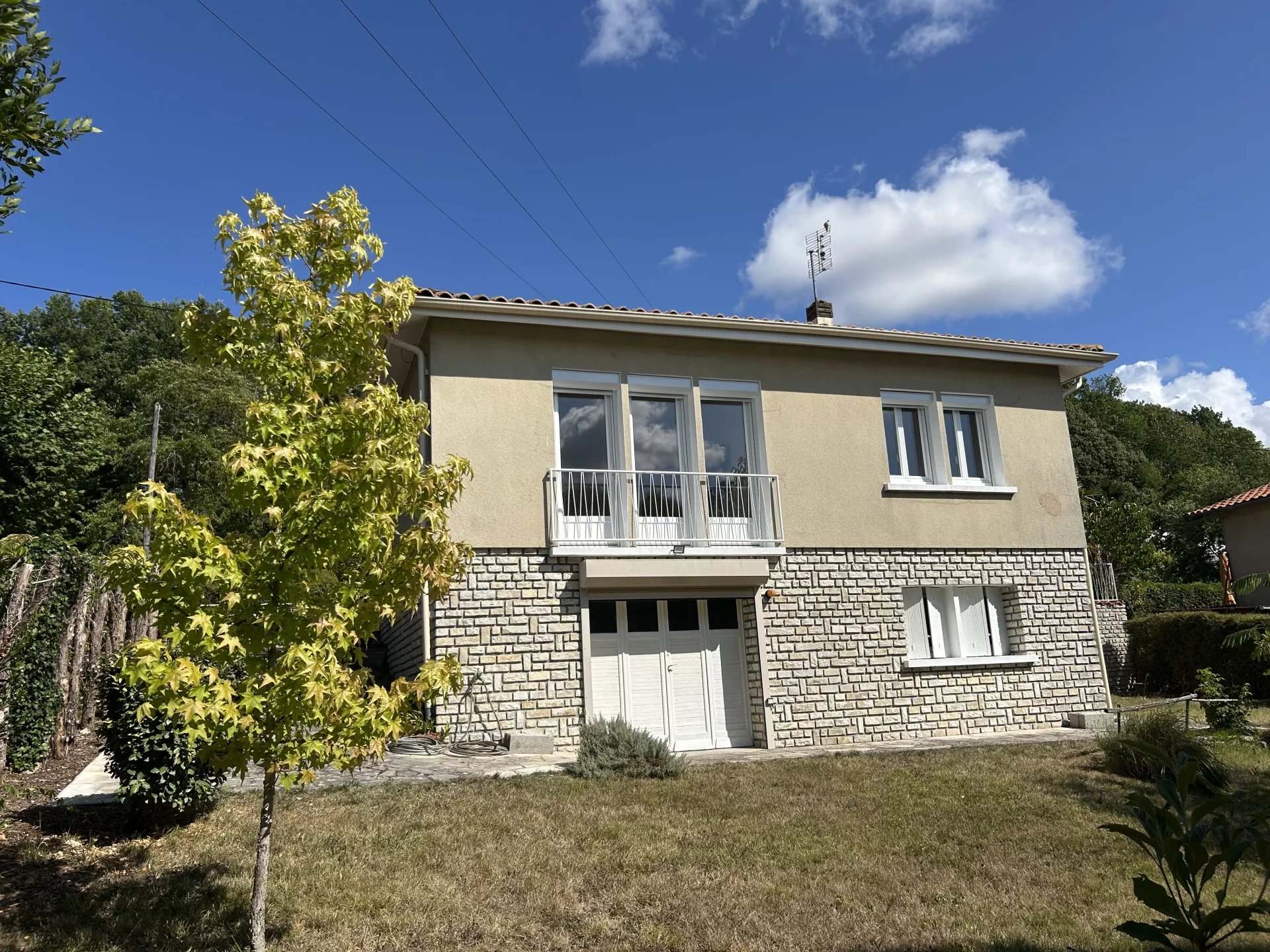 Charmante maison de village avec 2 chambres à Chalais