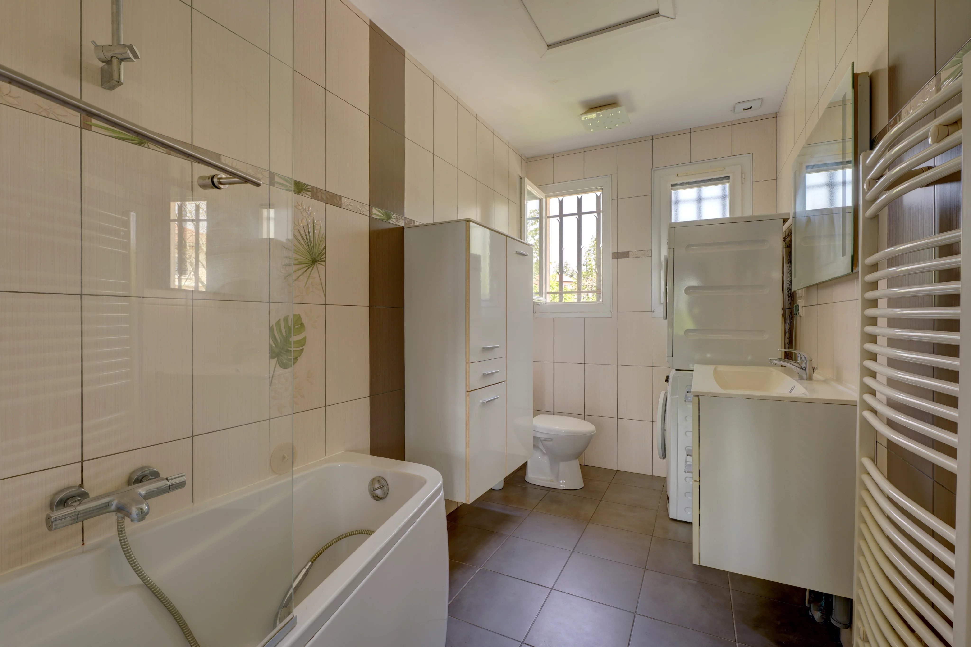 Maison avec piscine - St Genis les Ollières — photo 10