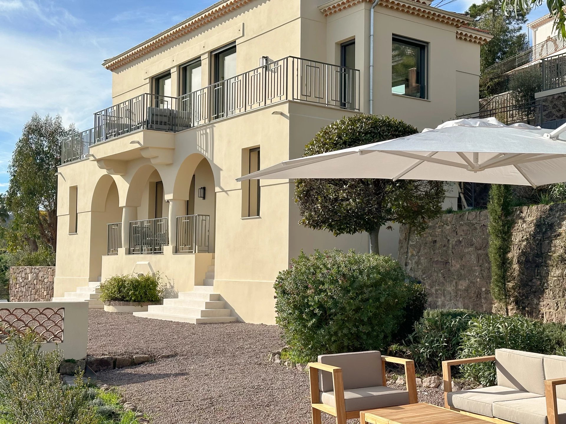 Villa contemporaine avec piscine et vue panoramique sur la baie de Cannes - Theoule-sur-Mer