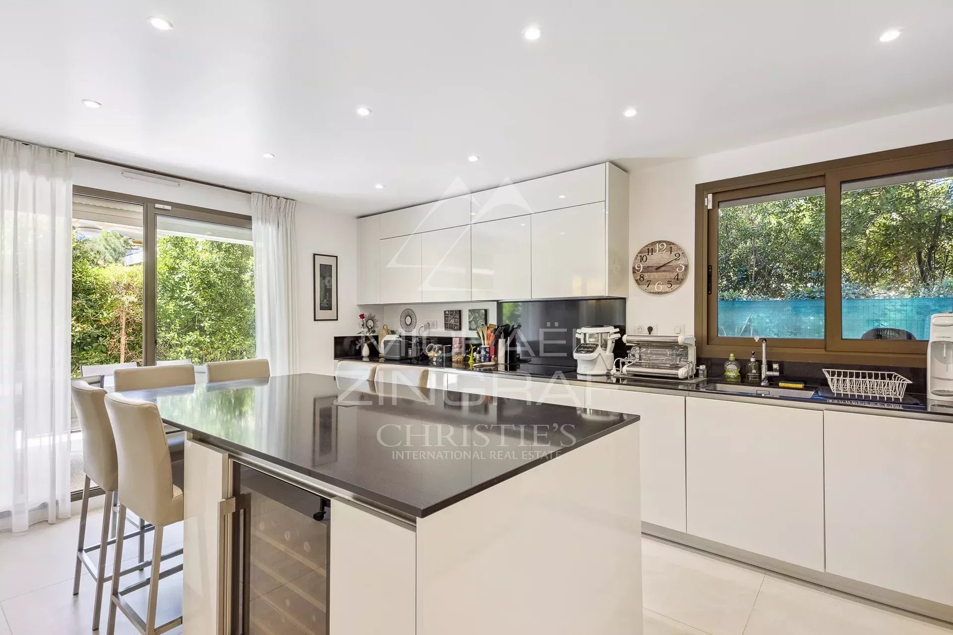 3 Bedroom Apartment/Flat's Image 3