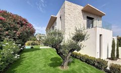Villa for sale in Mougins in quiet area near school — photo 3 of 7