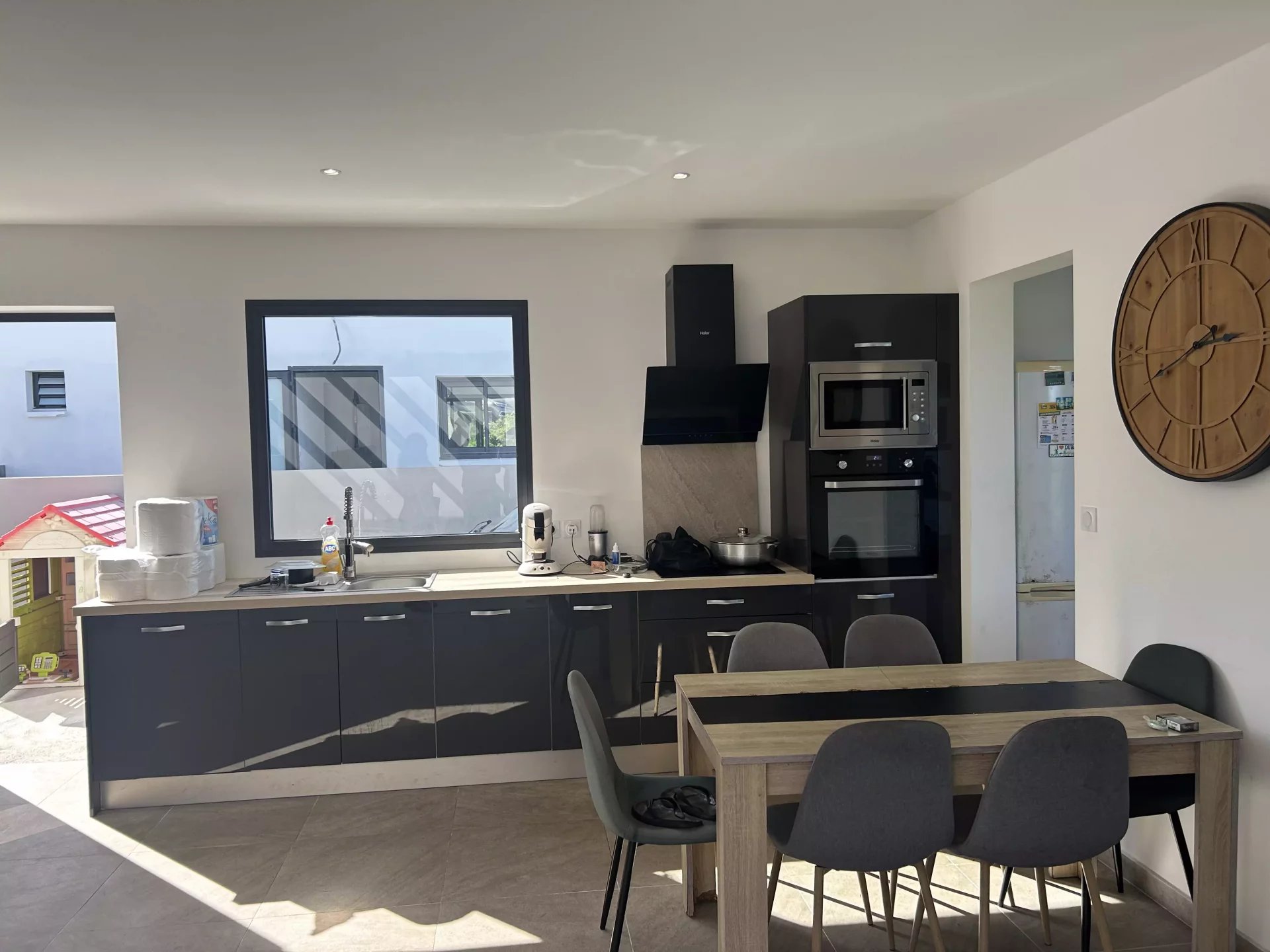 MAISON NEUVE À L'ÉTANG SALÉ- CONFORT MODERNE.CADRE PAISIBLE