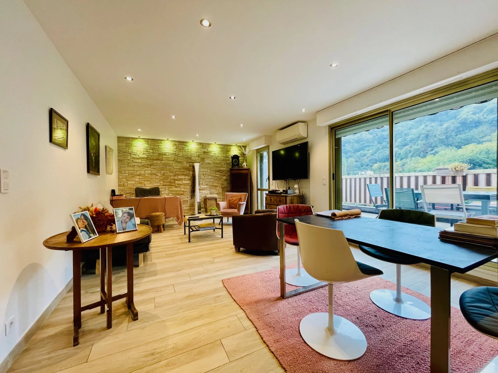 EXCLUSIVITE 3 pièces en DERNIER ETAGE avec cave et PARKING