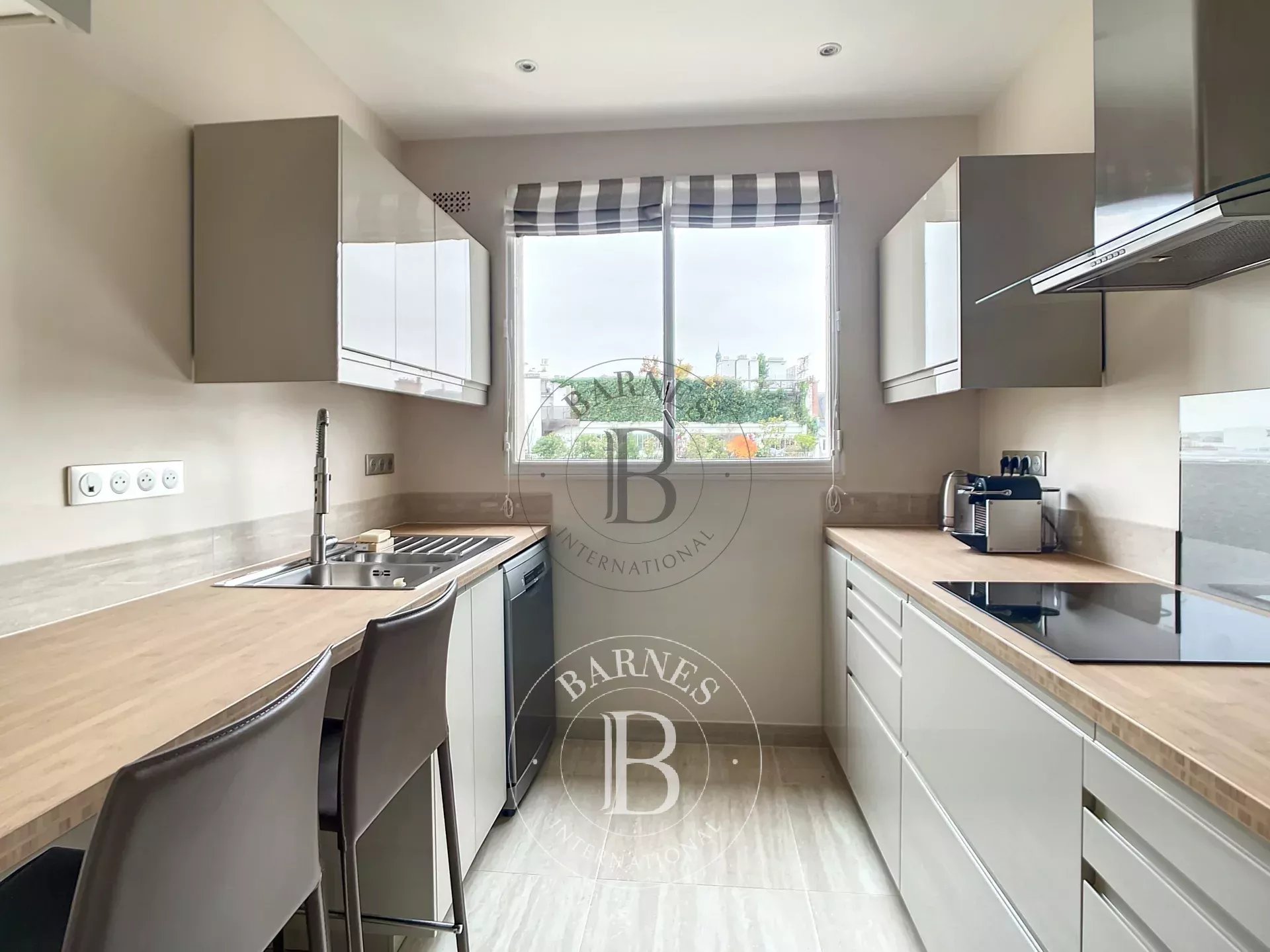 Daire Paris 16ème - picture 16