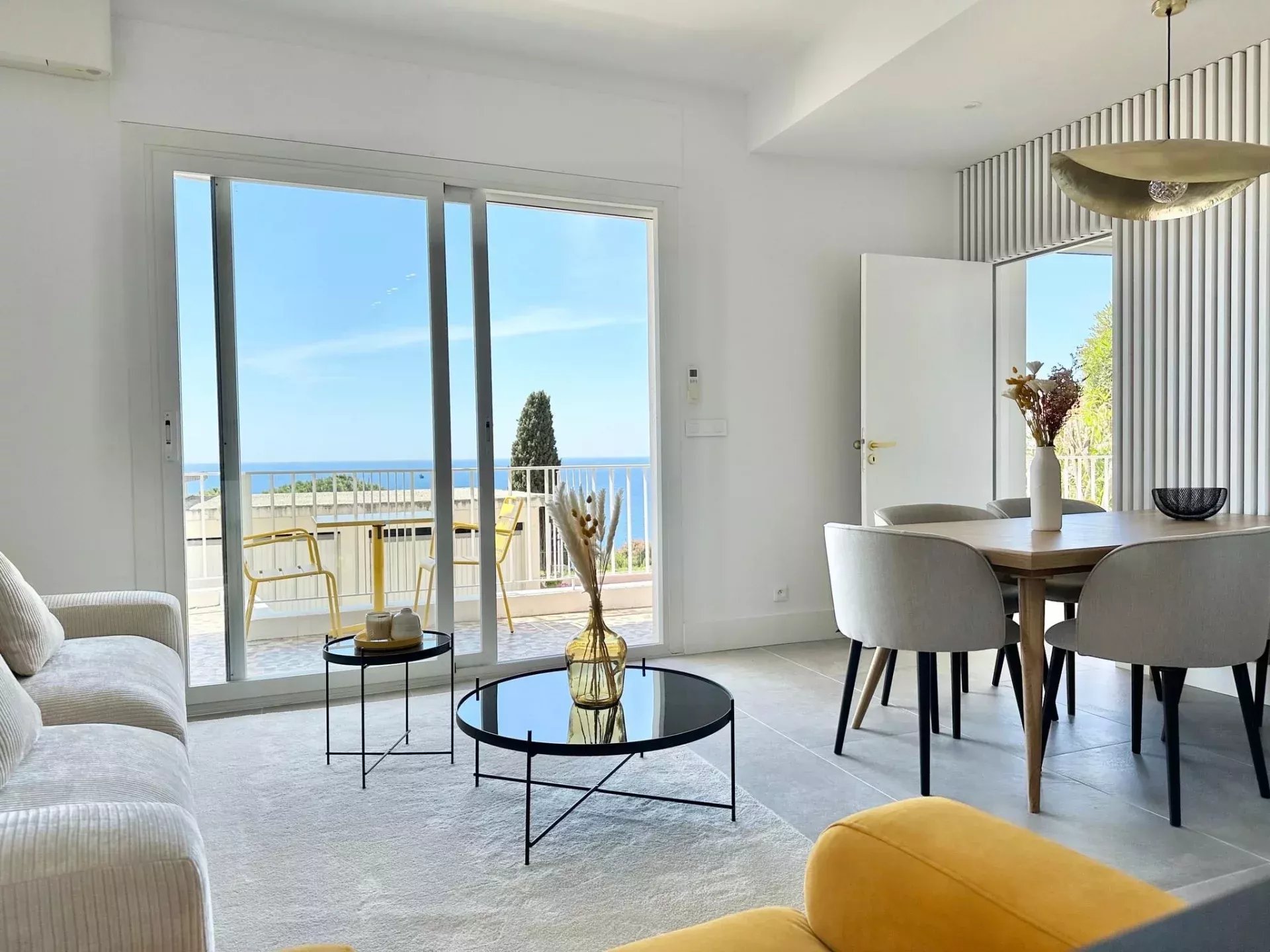 Cap de Nice, Appartement de 58m2 avec terrasse de 15m2 et vue mer