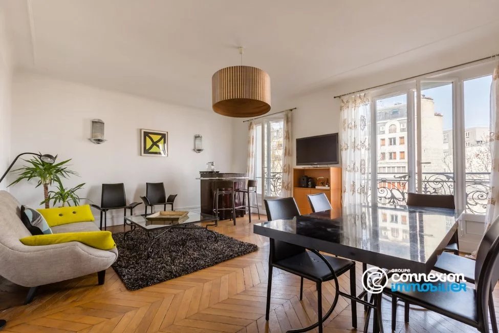 HAUSSMANNIEN FAMILIAL ANVERS BALCON