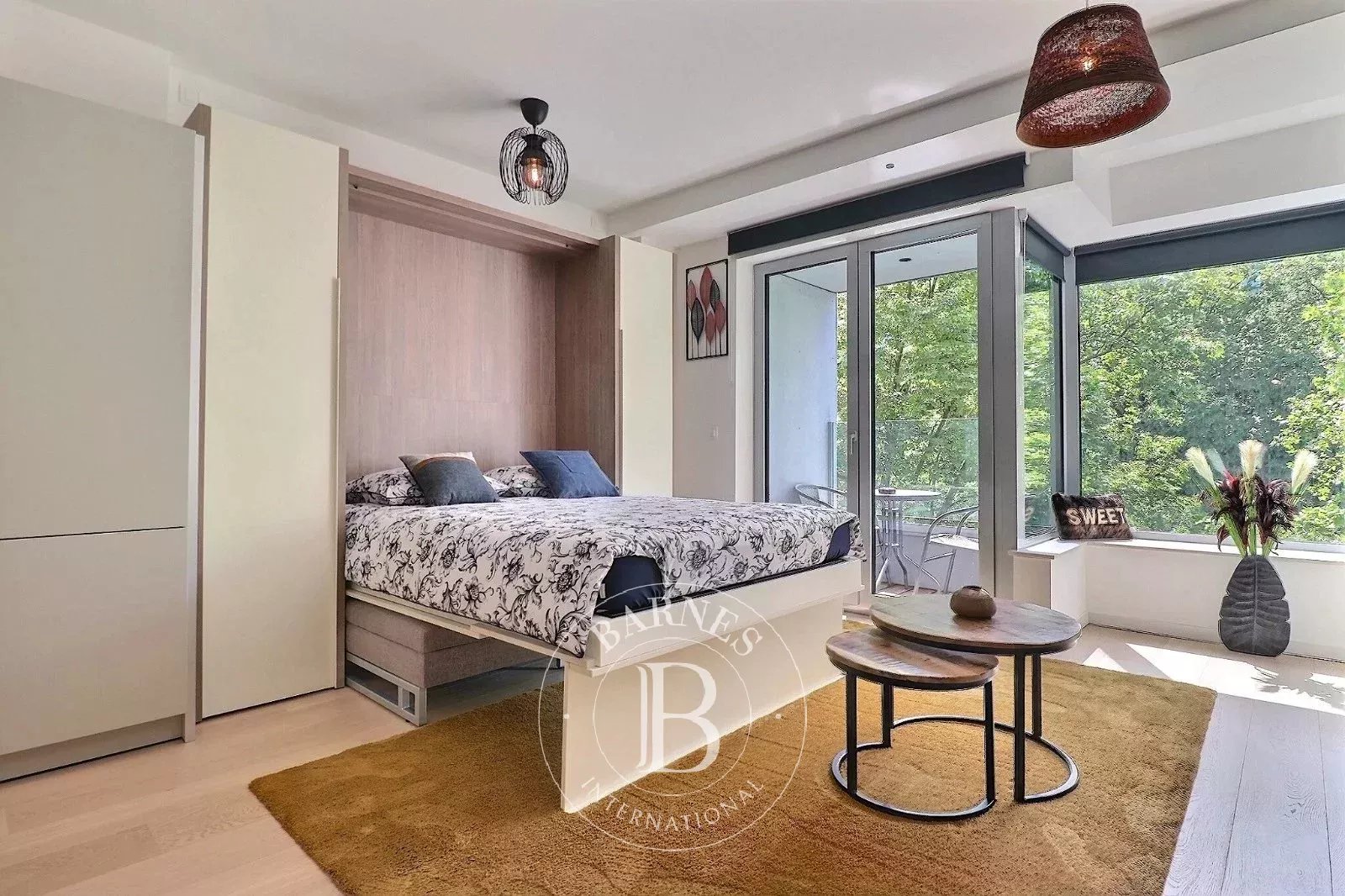 Avenue Louise - Furnished studio + terrace
