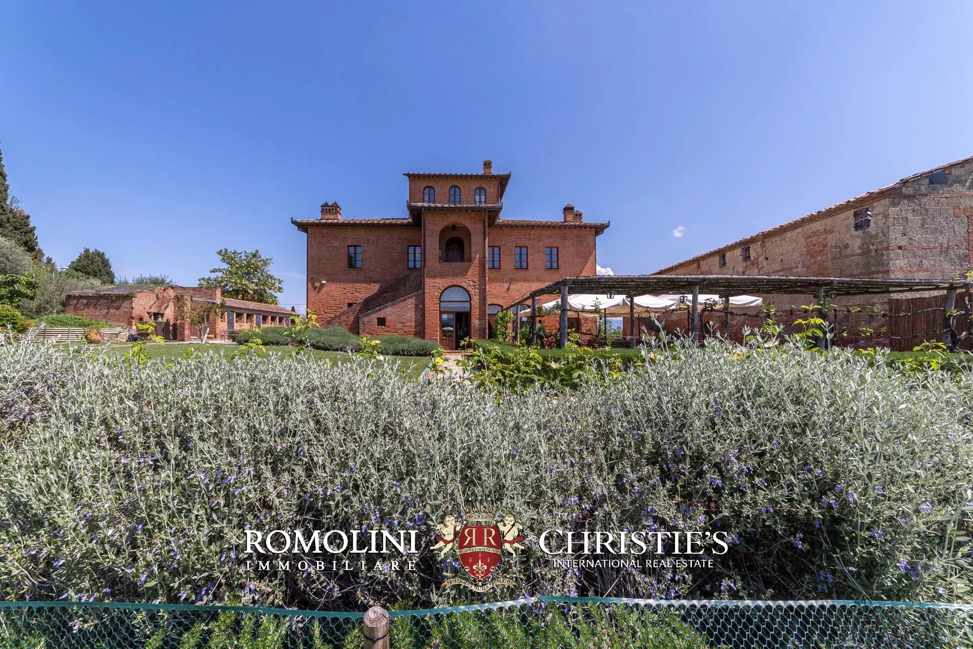 14 Bedroom Villa/Townhouse's Image 15