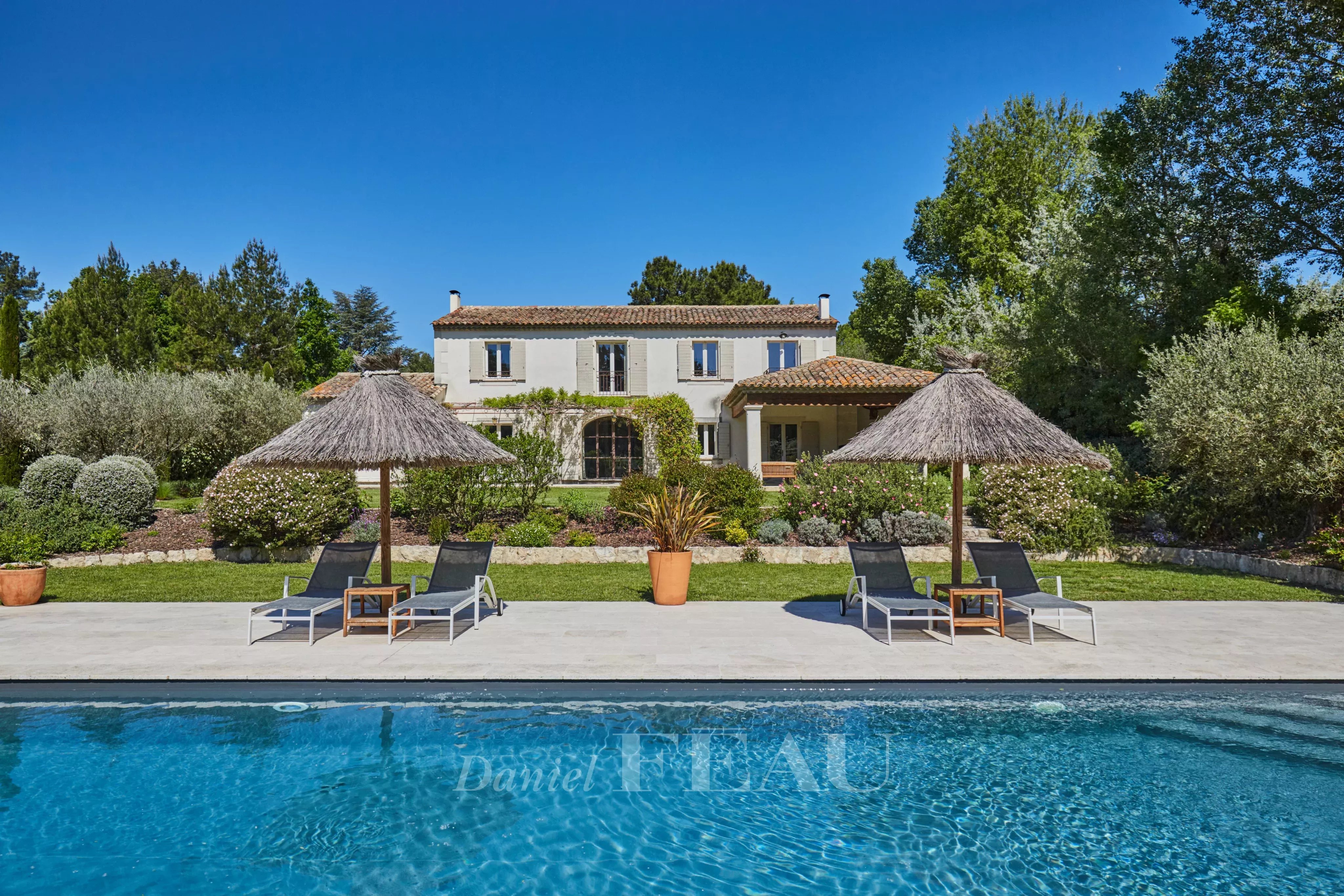 Saint-Rémy-de-Provence  -  An ideal family home