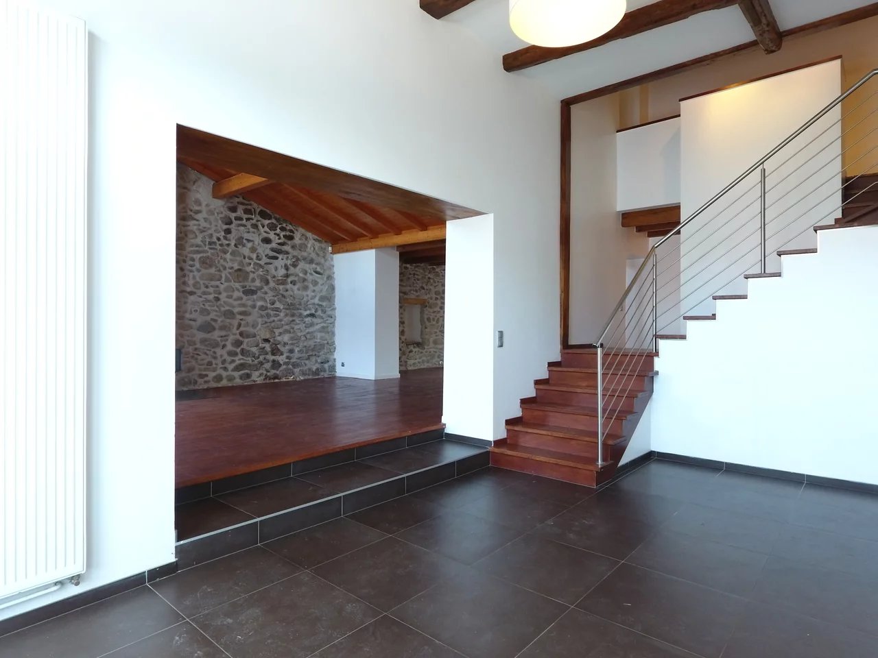 Ferme rénovée idéalement placée - Cœur de Village, Feigères