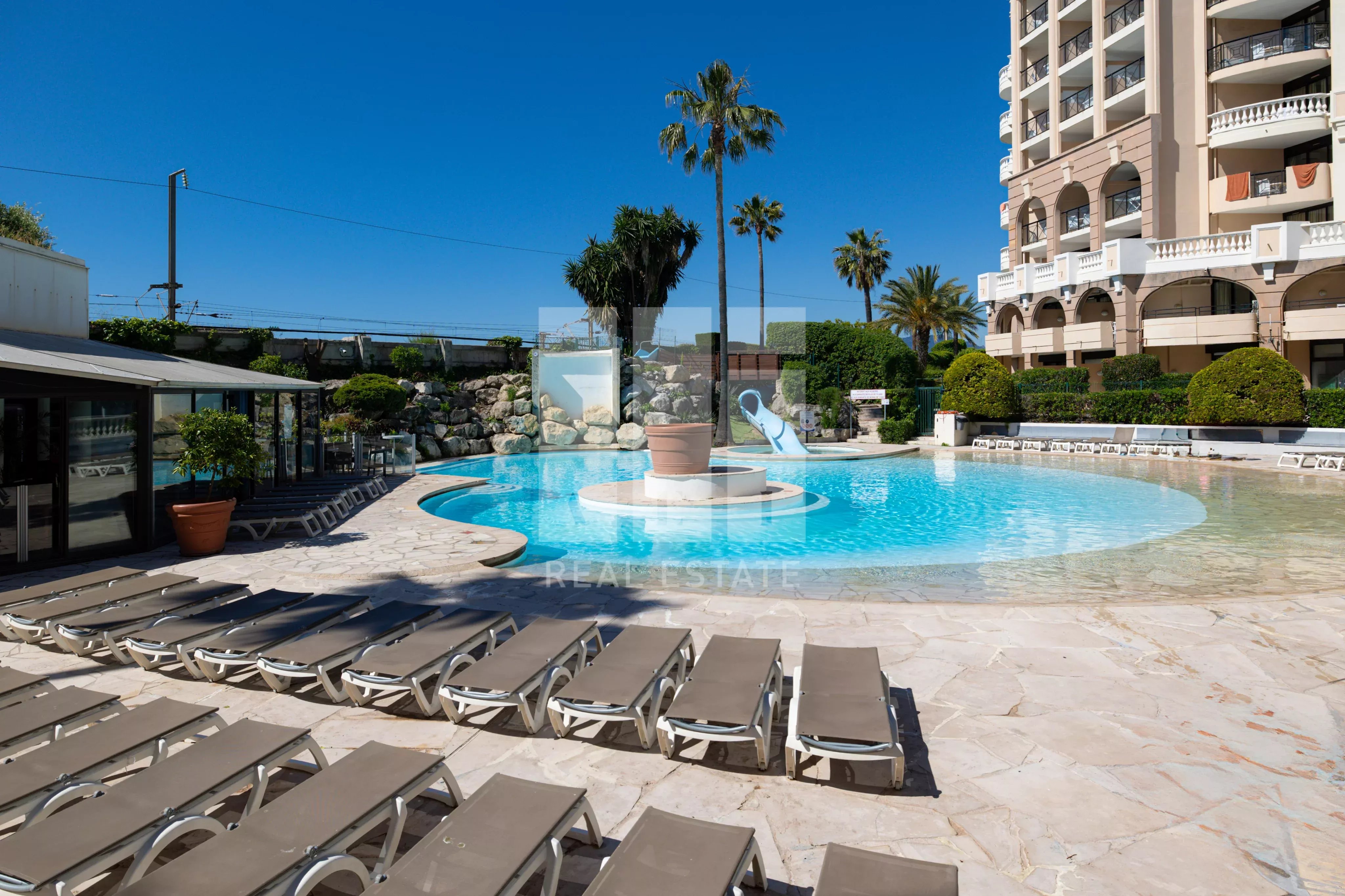 Cannes résidence avec piscine 2P vue mer proche plage et commerces