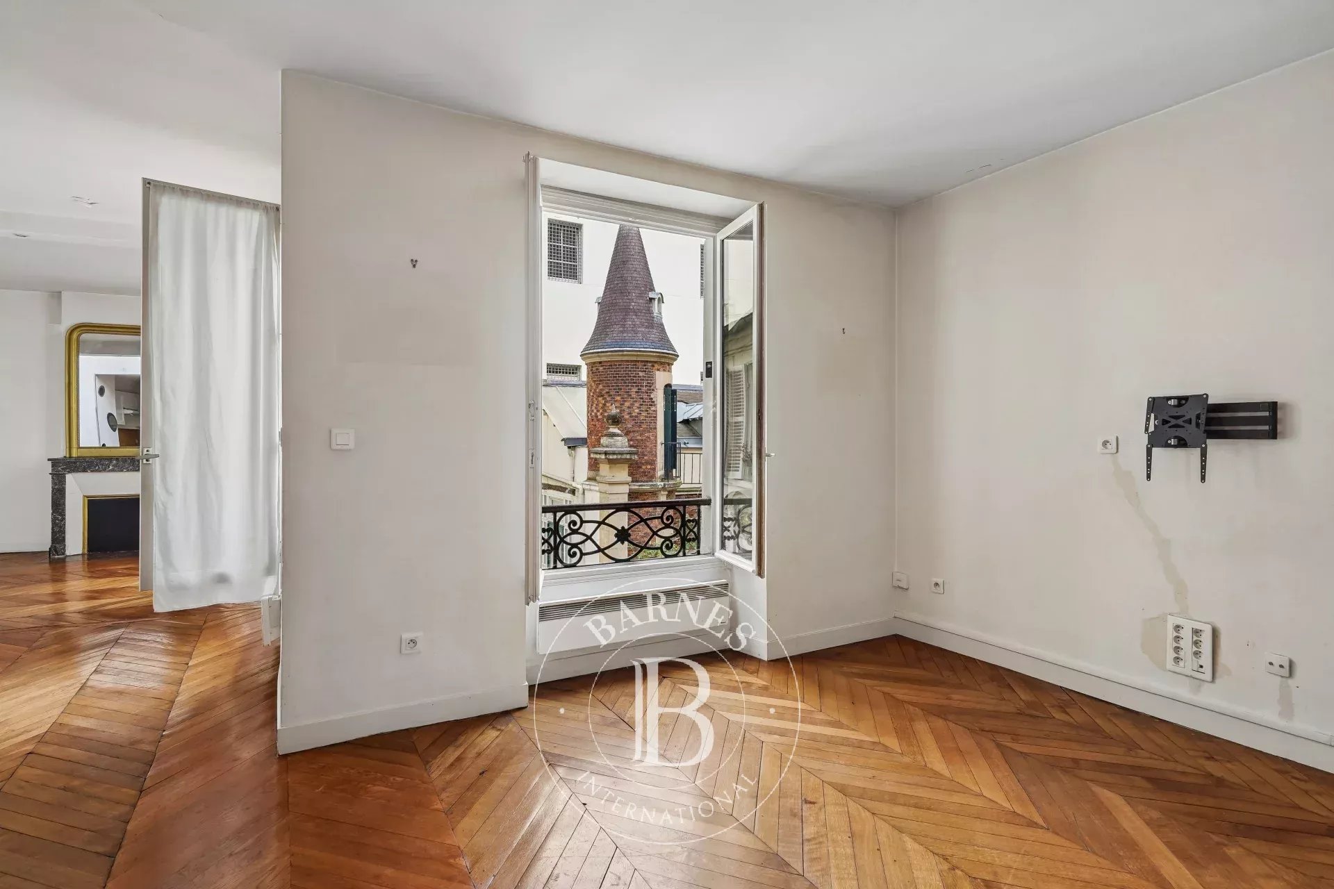 Appartement Paris 75007  -  ref 87113501 (picture 3)
