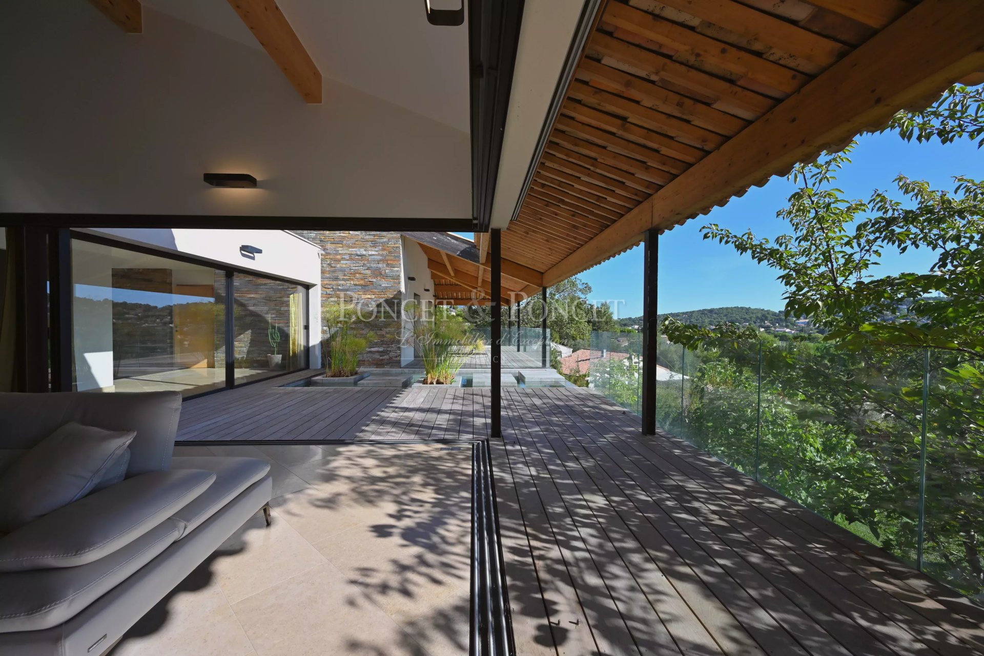 6 Bedroom Villa/Townhouse's Image 6