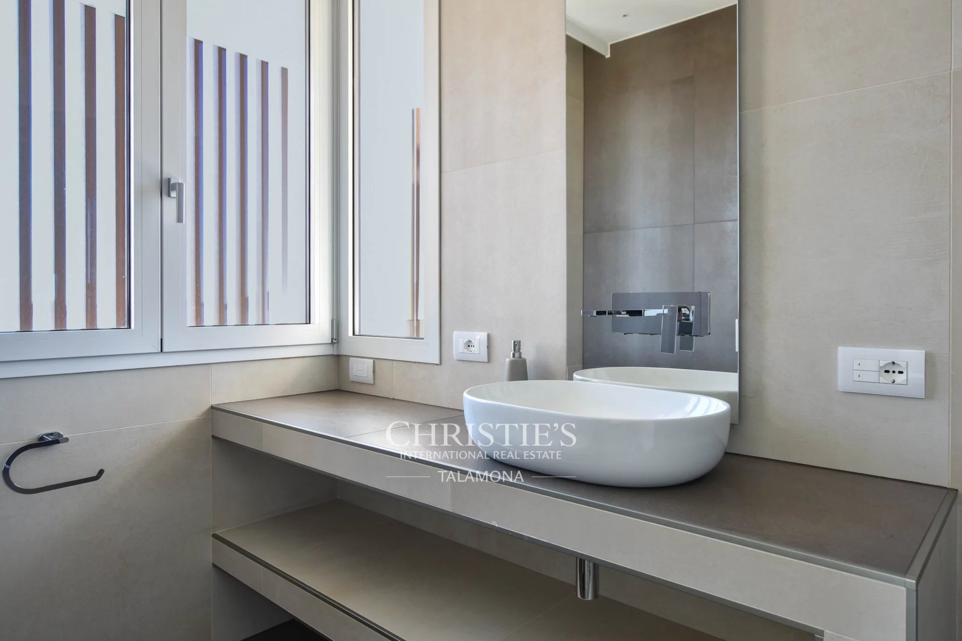 3 Bedroom Villa/Townhouse's Image 45