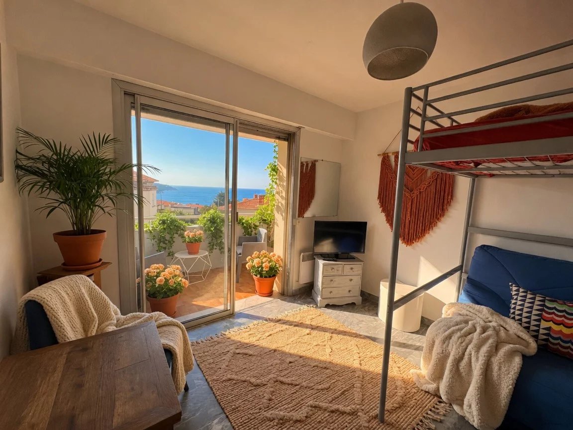EXCLUSIVITÉ – VILLEFRANCHE-SUR-MER – Studio avec terrasse plein sud et vue mer