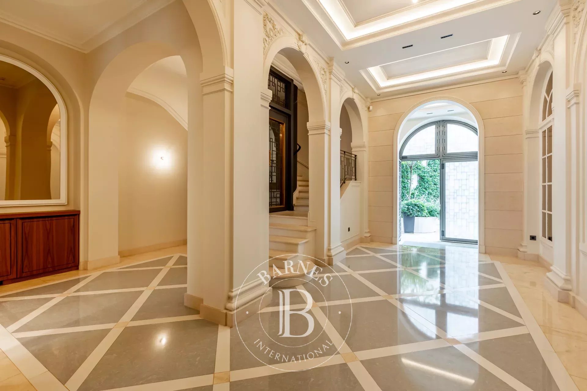 Paris  - Mansion 5 Bedrooms - picture 9
