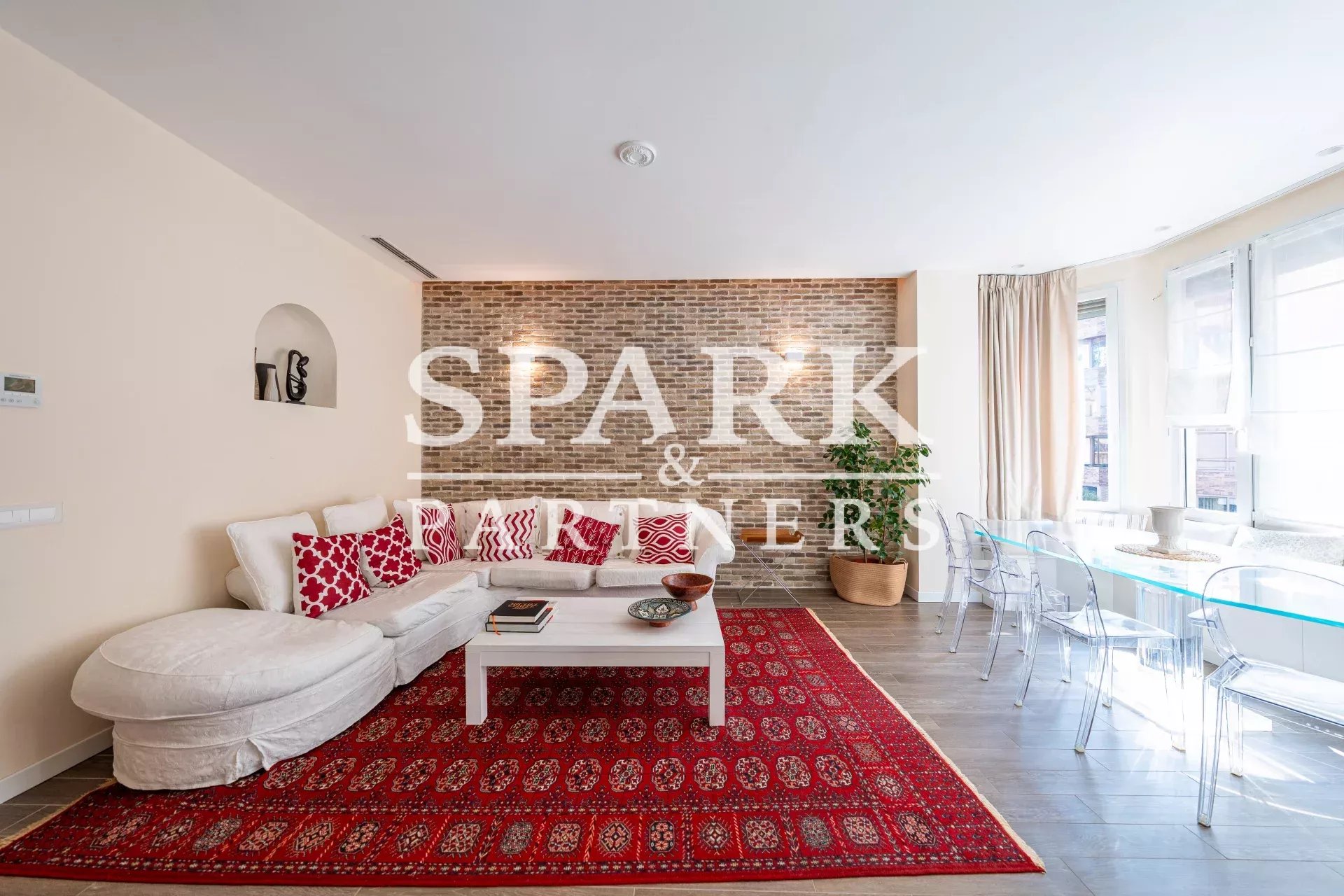 Carre d'Or - Elegant 4-room apartment
