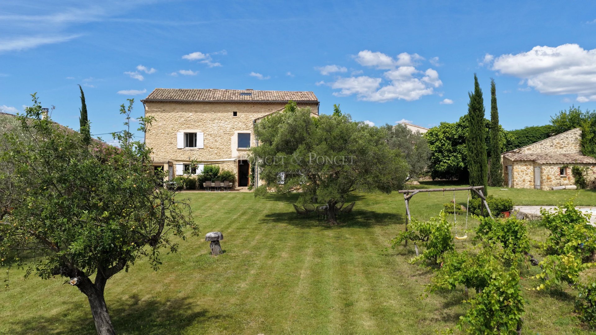 10 Bedroom Villa/Townhouse's Image 4
