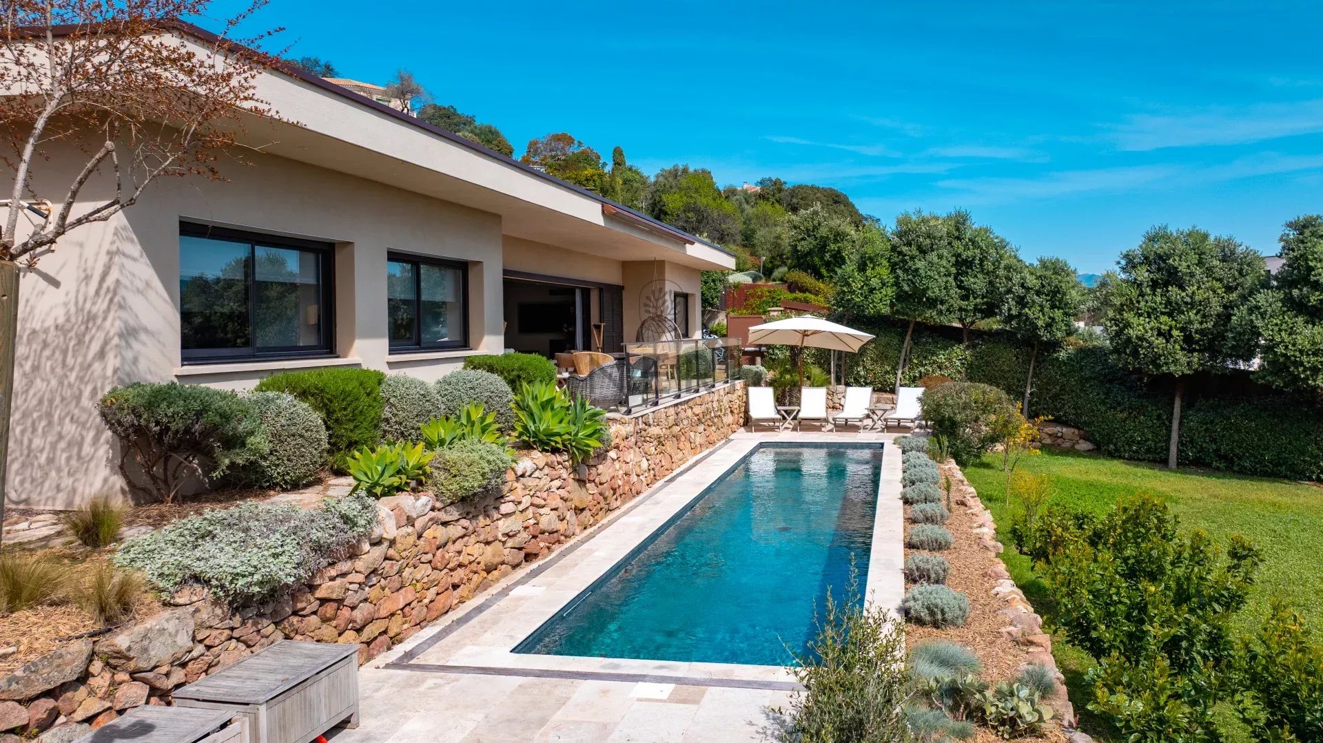 Villa contemporaine sur les hauteurs d'Ajaccio