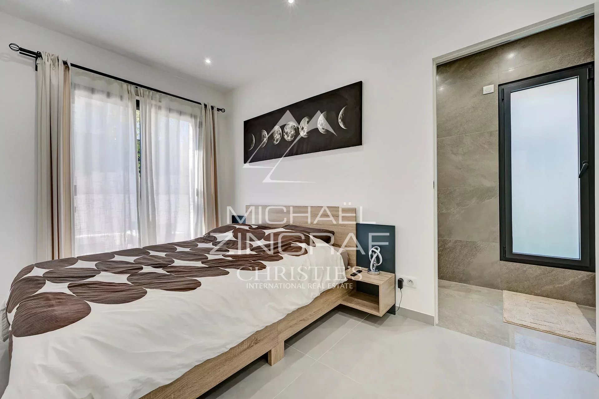 4 Bedroom Villa/Townhouse's Image 6