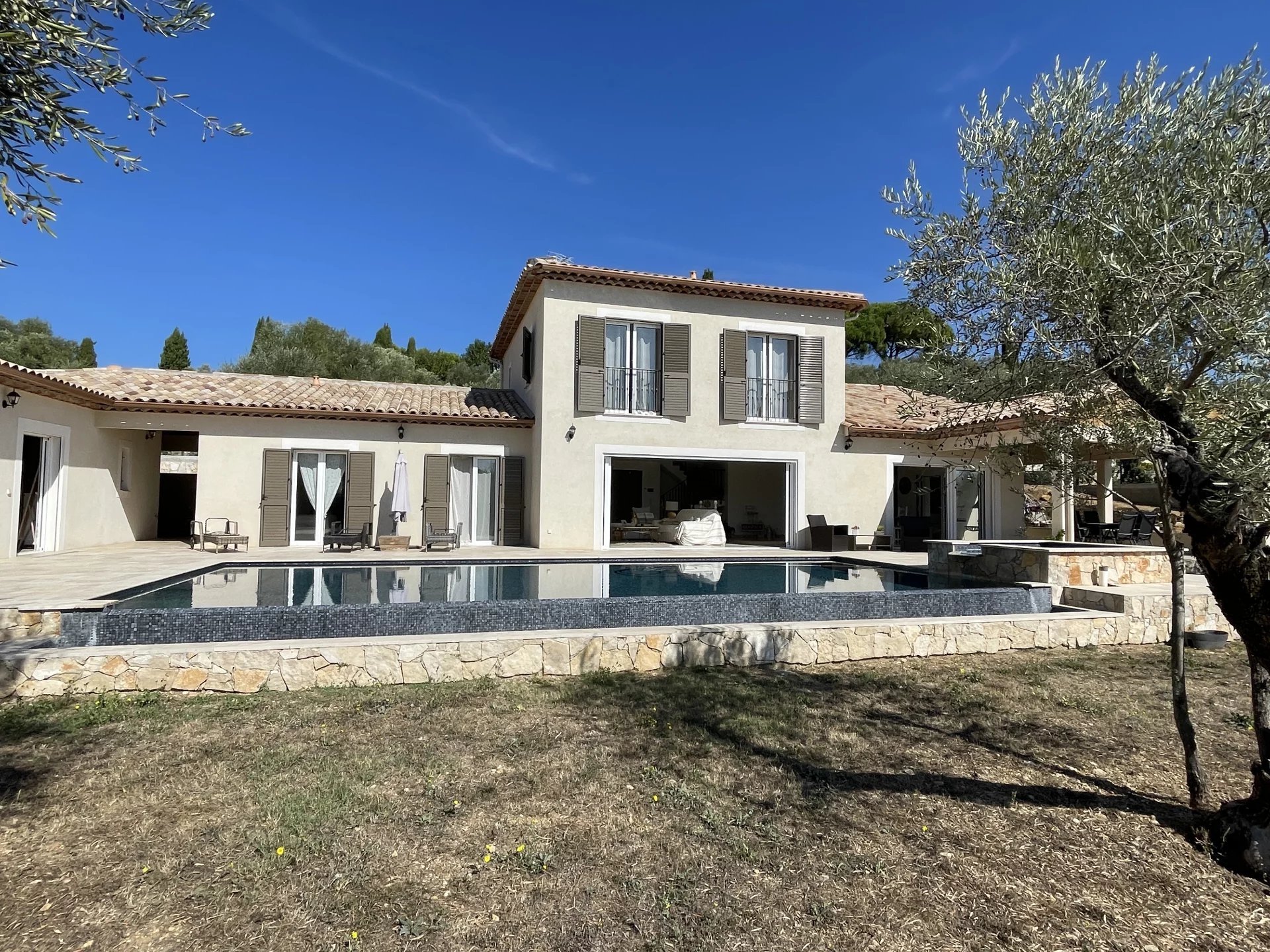 Recently built house walking distance to the village with independent apartment - Callian Recently built house walking distance to the village with independent apartment - Callian