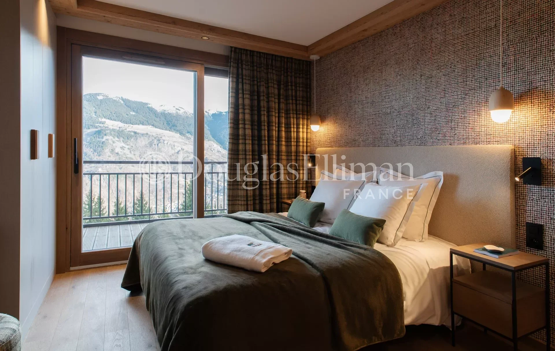 Luxueux chalet-appartement duplex 5 chambres, Courchevel - Image nᵒ3
