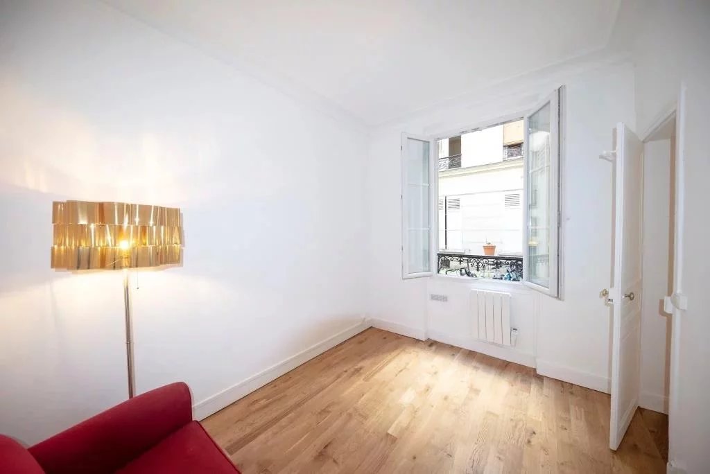 Rental Apartment Paris 18th Clignancourt