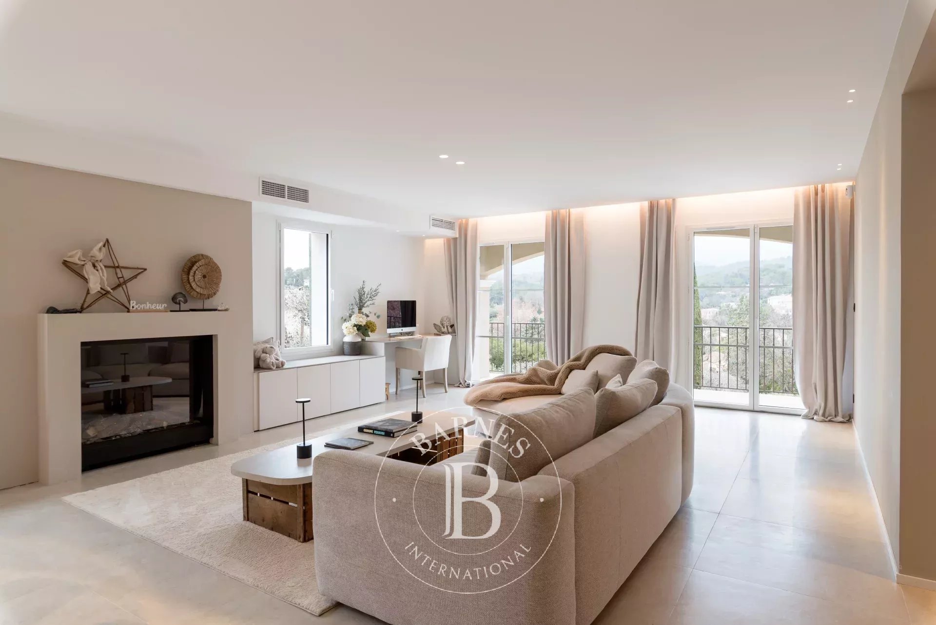 Le Rouret - Magnificent renovated family property in a quiet location - Panoramic hills view - picture 10