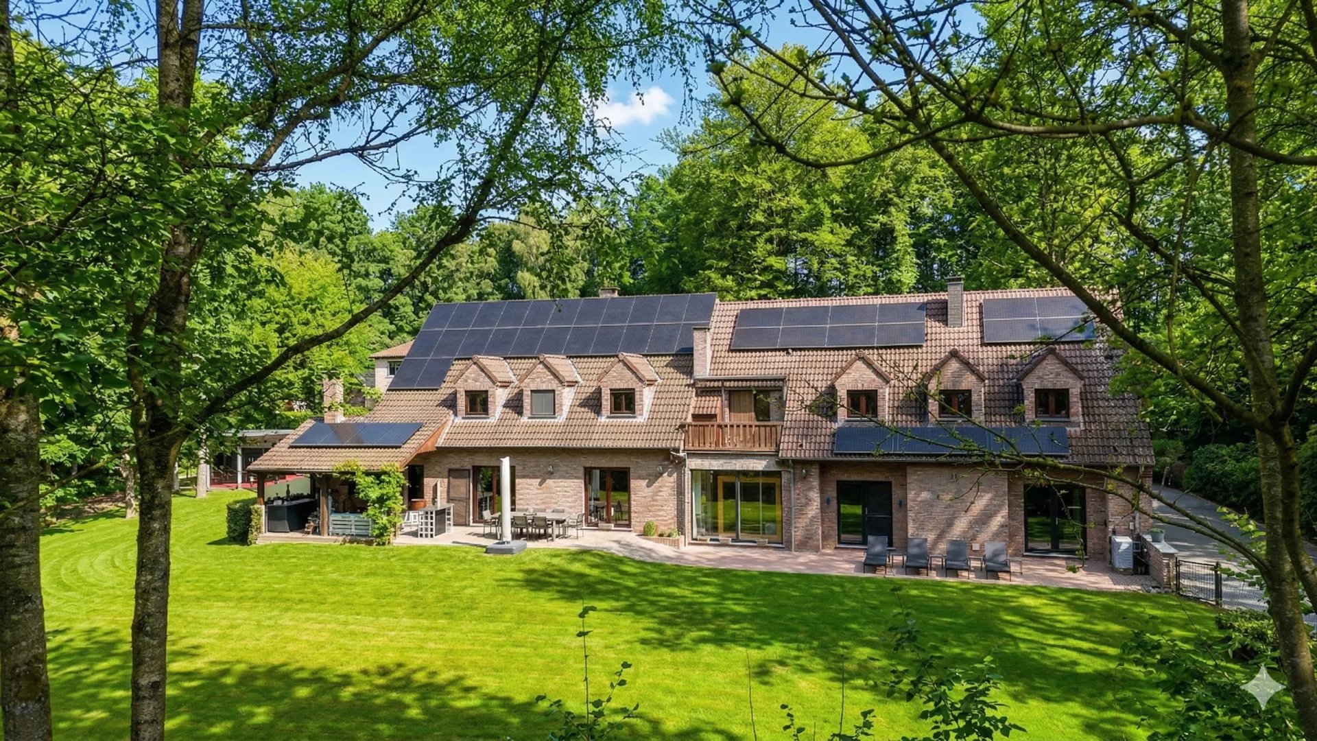 OPTION – Bois du Hautmont – Villa brabançonne, avec accès indépendant idéal pour profession libérale et conciergerie