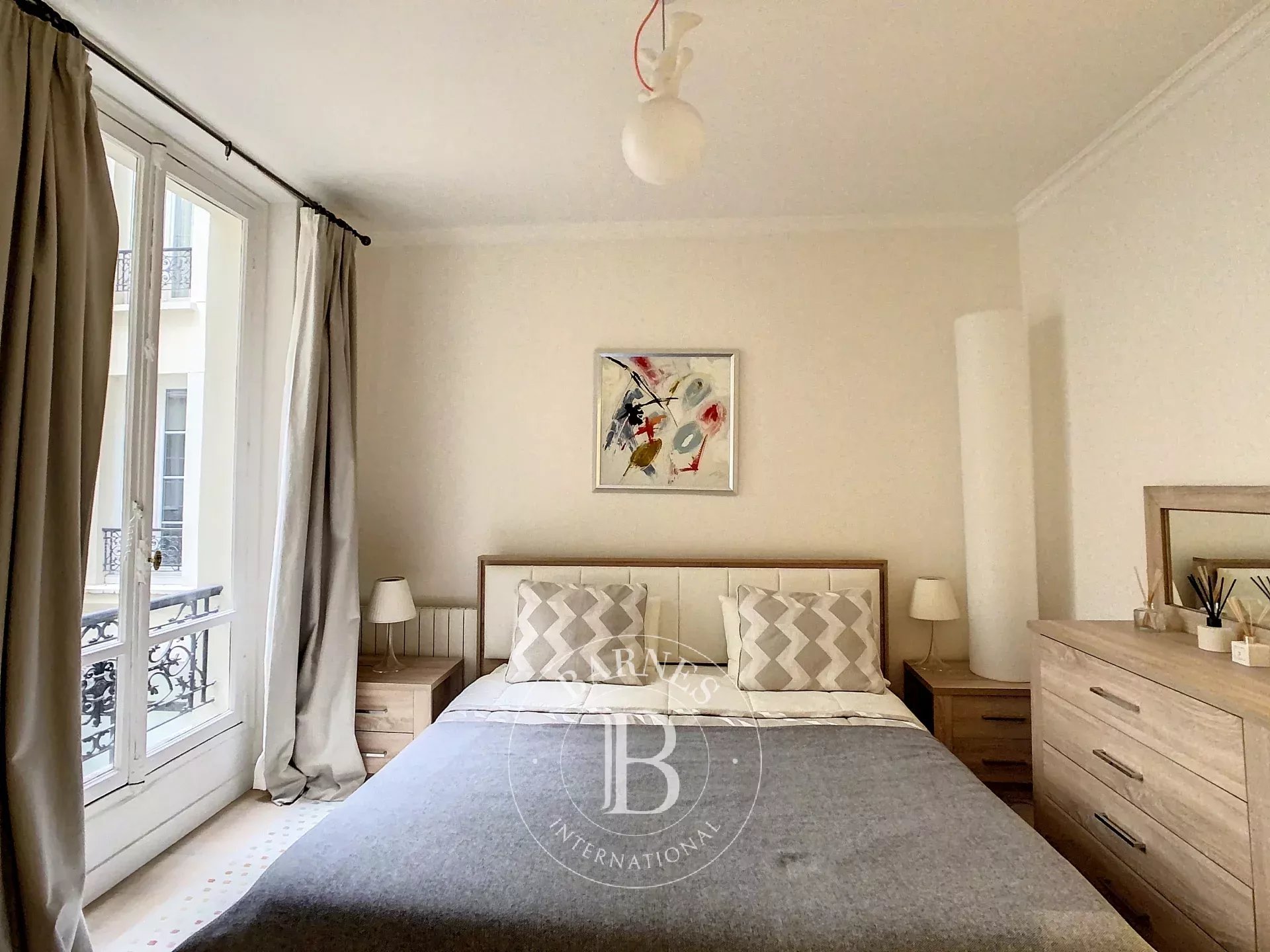 Daire Paris 8ème - picture 5