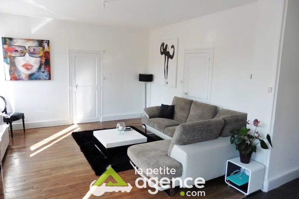 Immeuble de deux appartements avec garages quartier aéroport