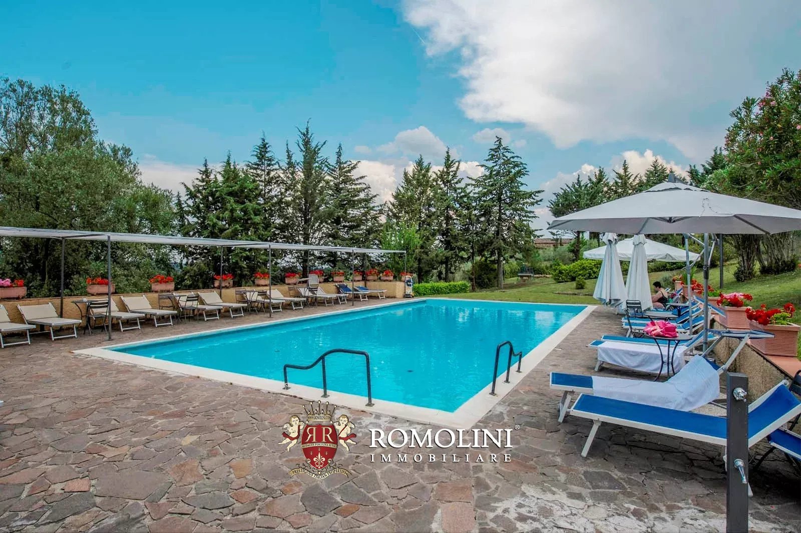 53 Bedroom Vineyard's Image 32