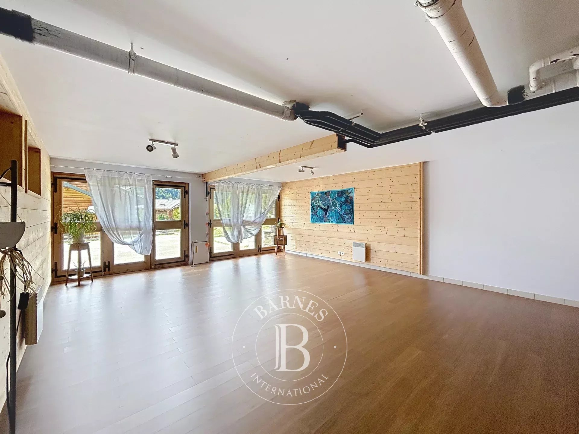 Photo of Les Gets – Ski-in/Ski-out property with 3 units