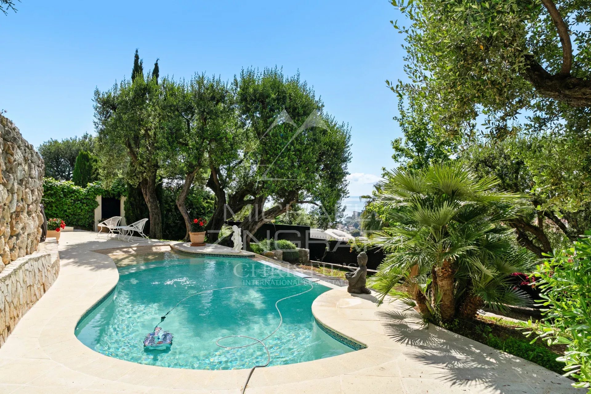 4 Bedroom Villa/Townhouse's Image 7