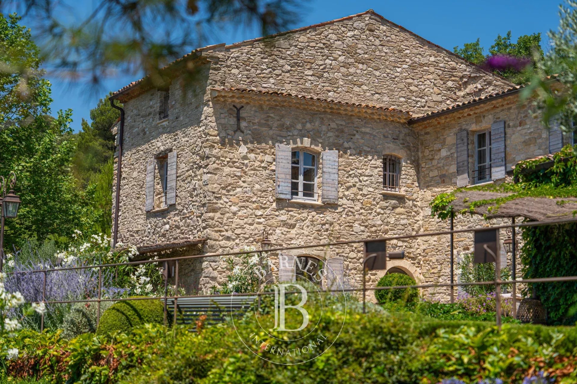 PROVENCE - MONTFURON - PROPRIETE D'EXCEPTION 410 M2 - 6 CHAMBRES - PISCINE - PARC 104 HA - POSSIBILITE AGRANDISSEMENT - picture 5