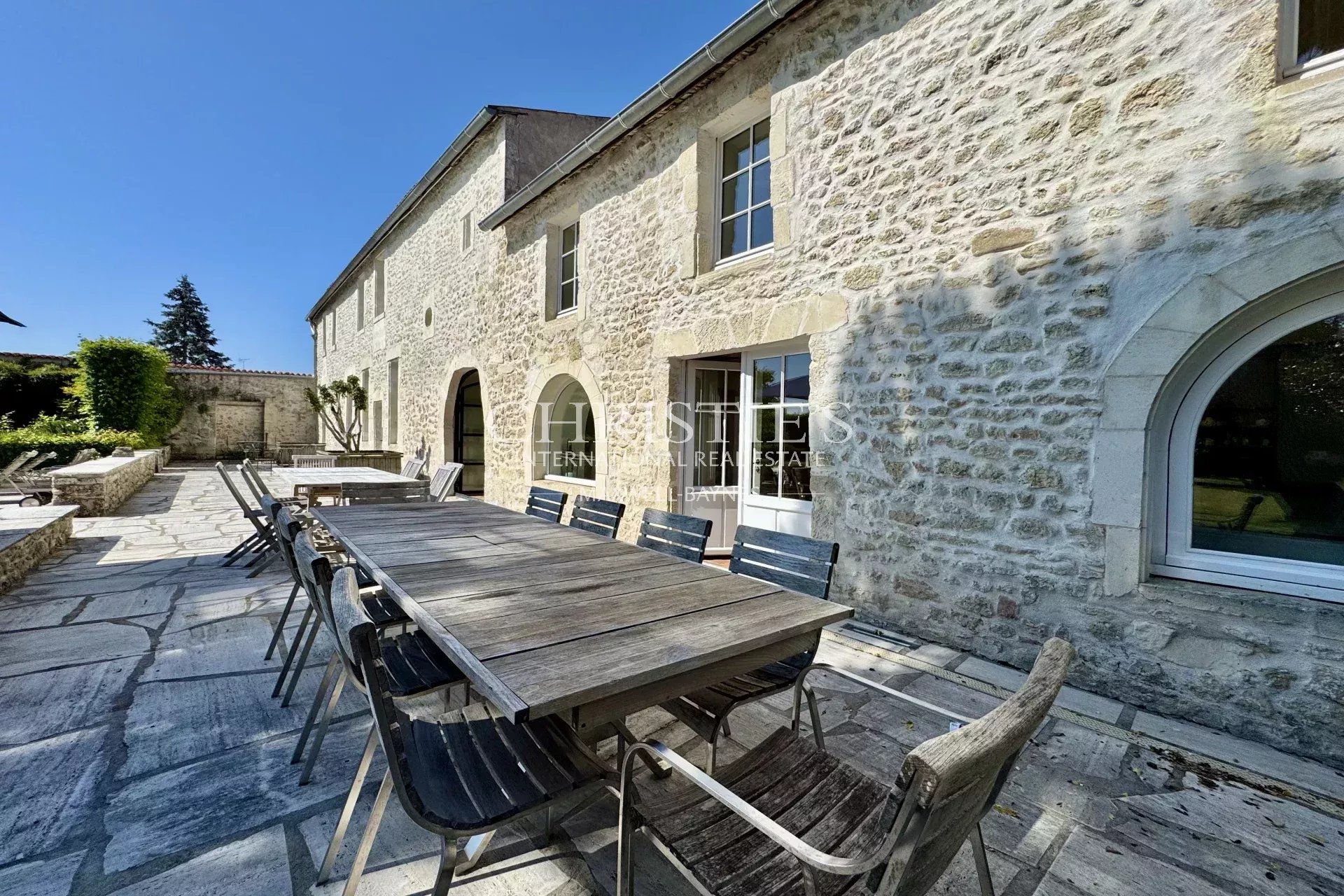 10 Bedroom Villa/Townhouse's Image 4