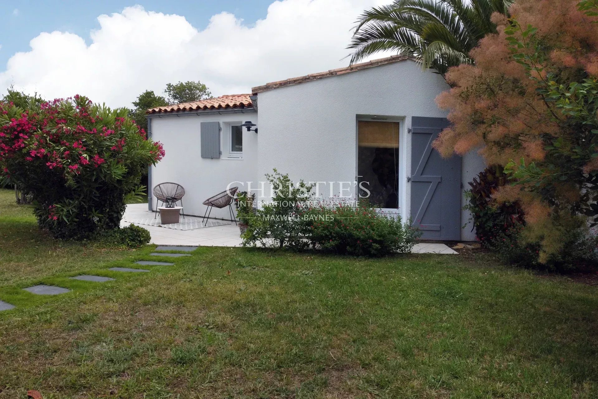5 Bedroom Villa/Townhouse's Image 4