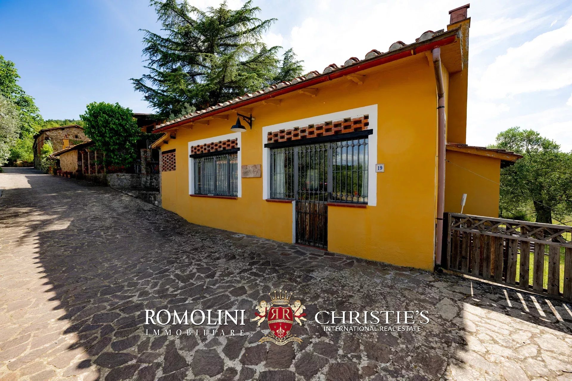 9 Bedroom Villa/Townhouse's Image 83