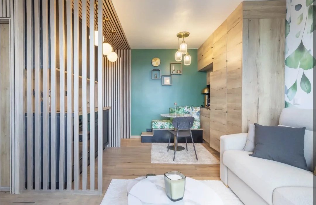 APPARTEMENT COUP DE COEUR 27M2 / BALCON / REFAIT À NEUF / M12-15 - Image Array