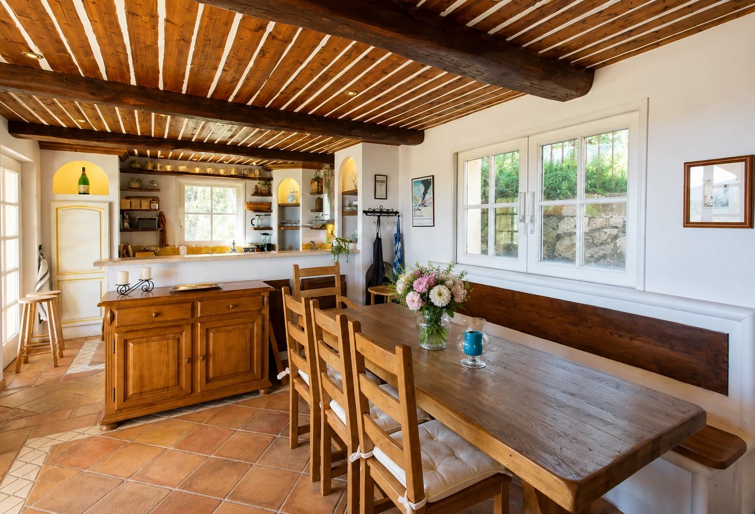  Image of Villa - 6 Bedrooms for Sale in Alpes-Maritimes-Spéracèdes-France, Image 11
