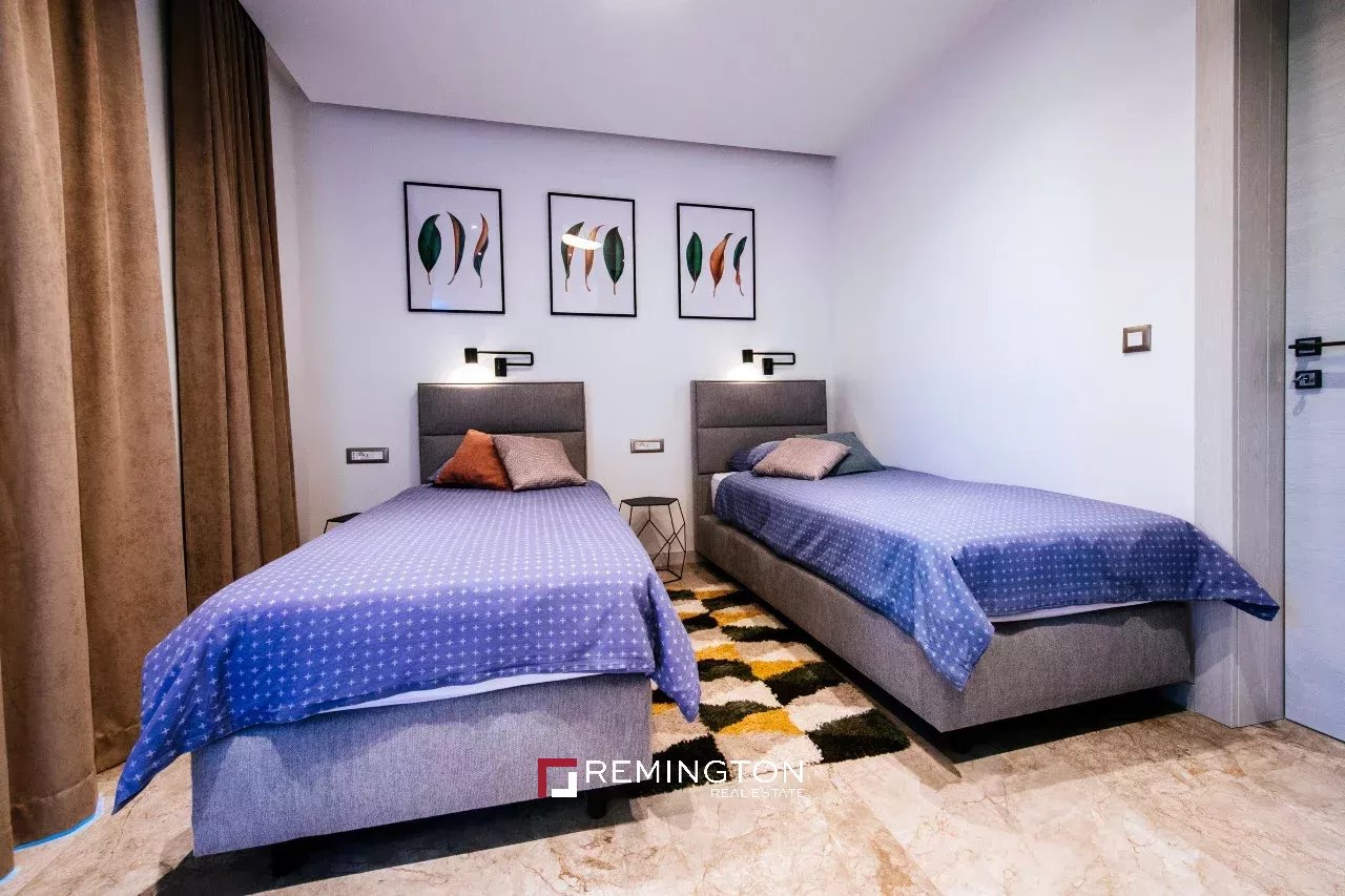 5 Bedroom Villa/Townhouse's Image 8