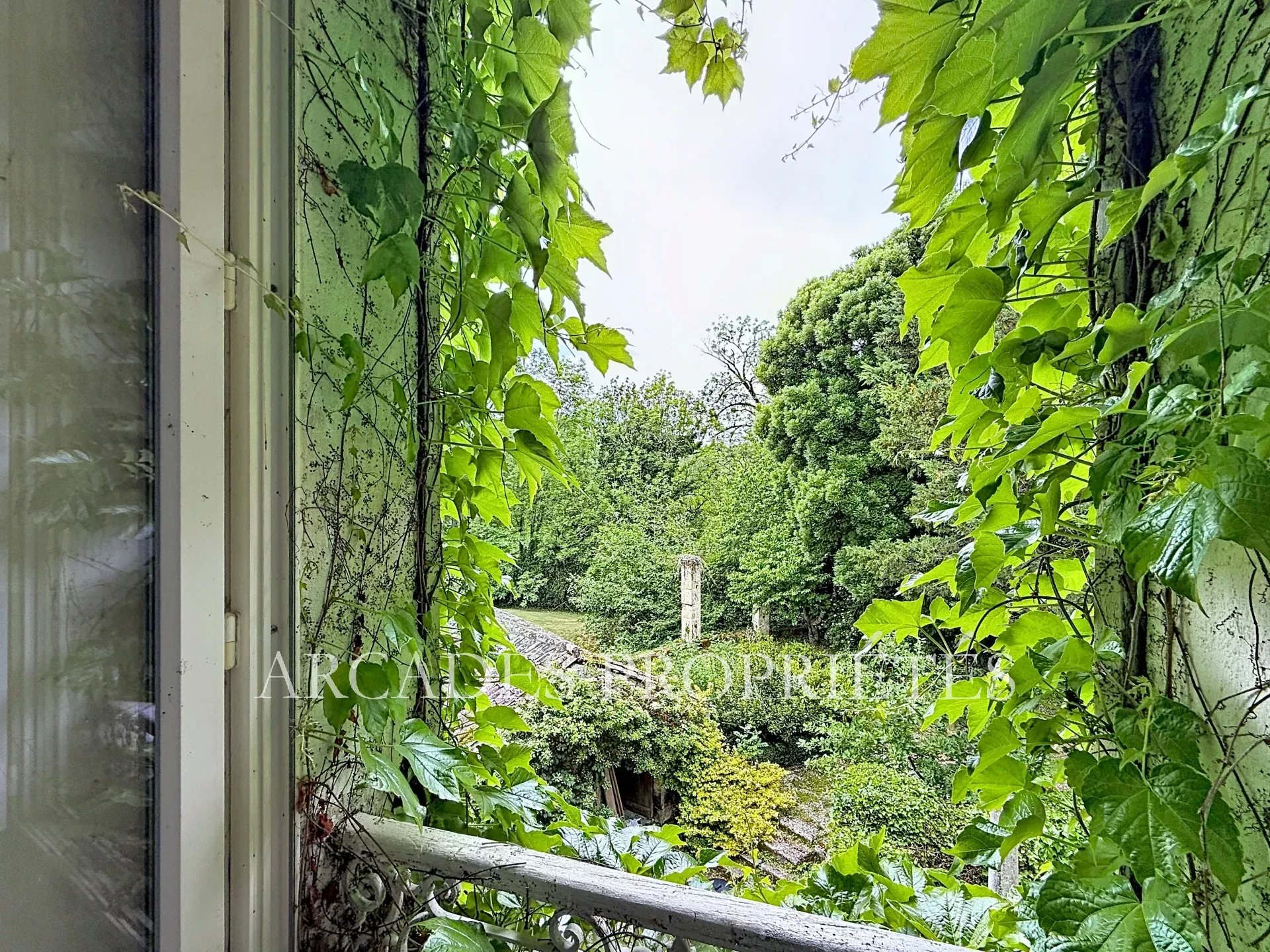 Sale Property Frontenac