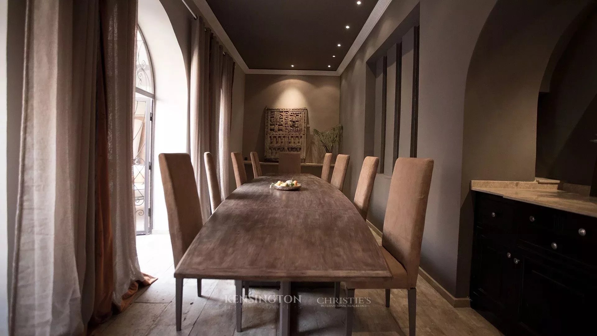 7 Bedroom Villa/Townhouse's Image 4