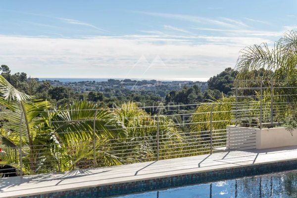 Luxury 6-Bedroom Family Villa in Mougins with Sea Views & Garden — photo 2