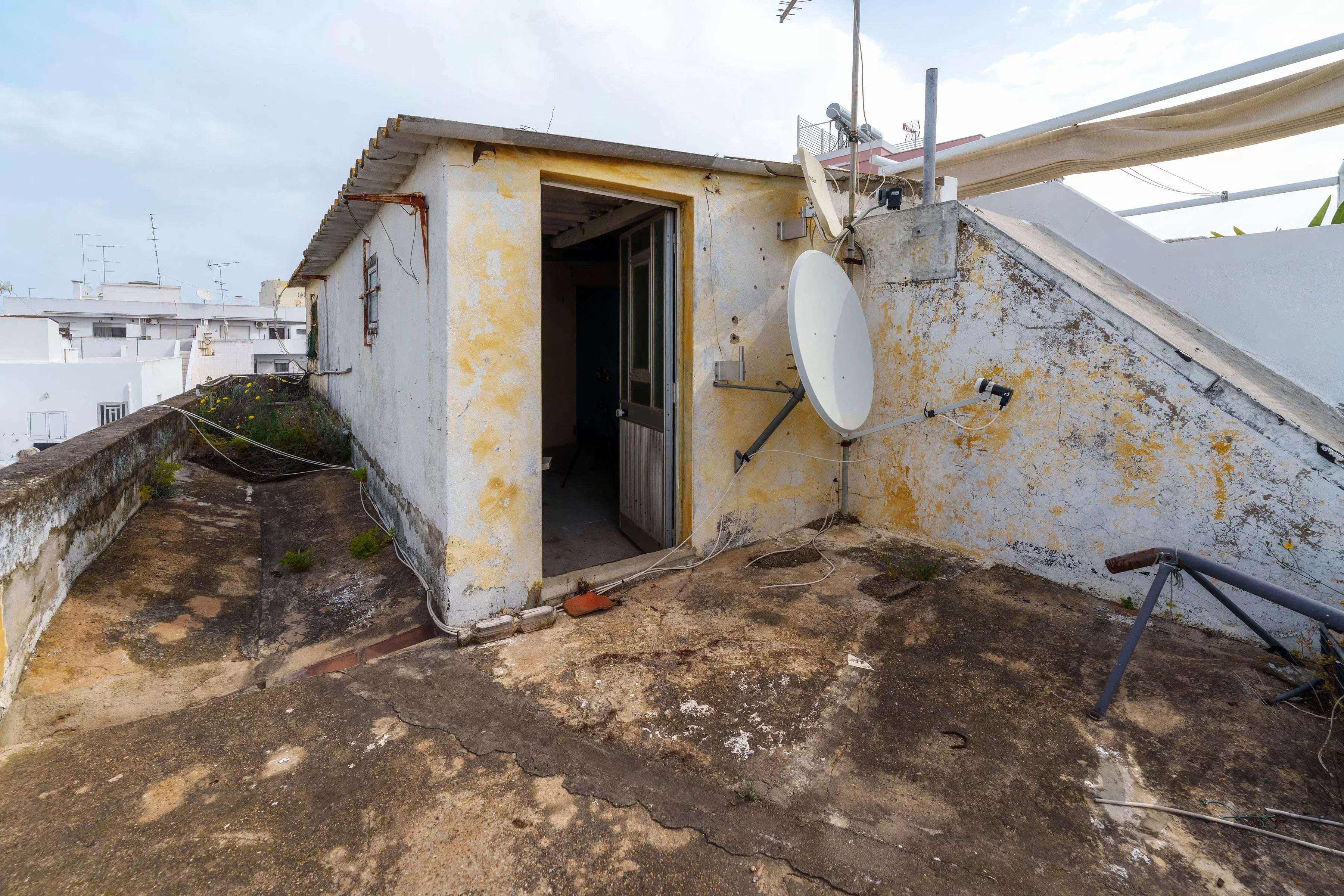 House in the centre of Olhão with approved plans. 87005464 image 32