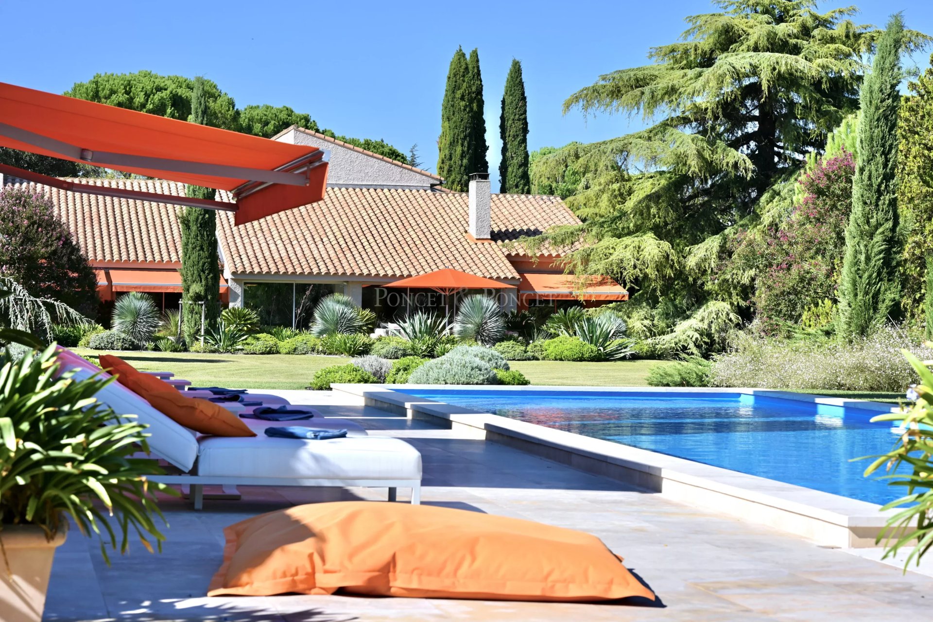 5 Bedroom Villa/Townhouse's Image 9