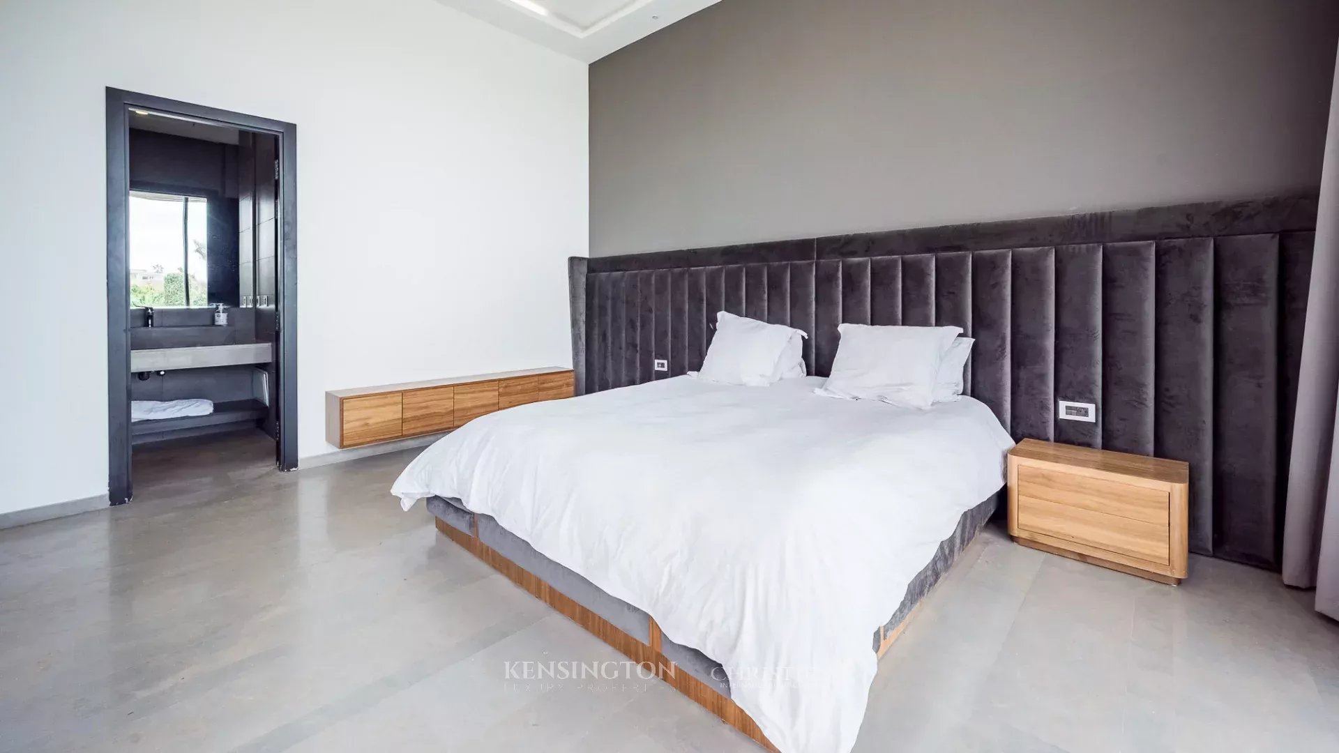 6 Bedroom Villa/Townhouse's Image 20
