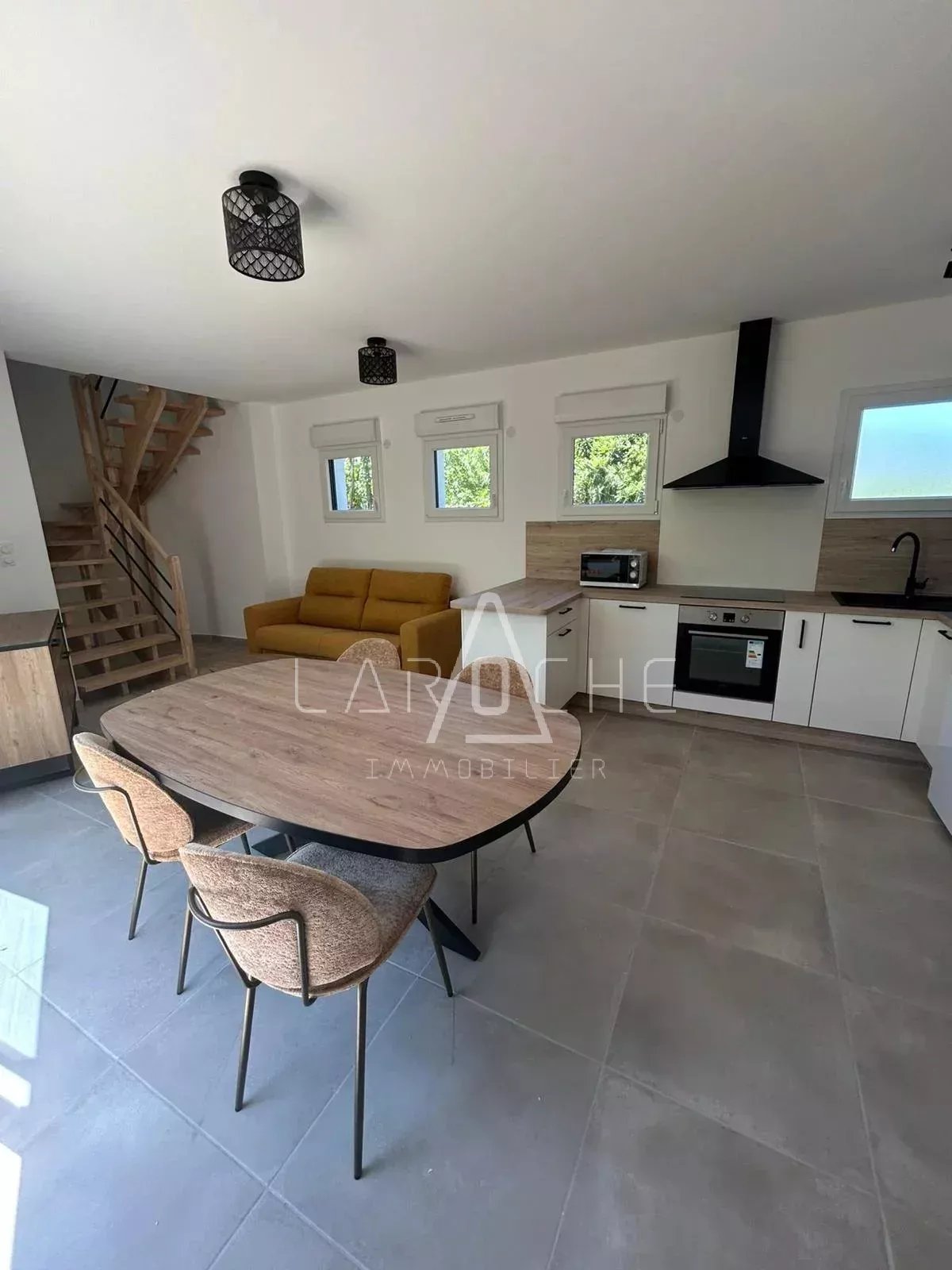 APPARTEMENT T3 - TERRASSE - GARAGE