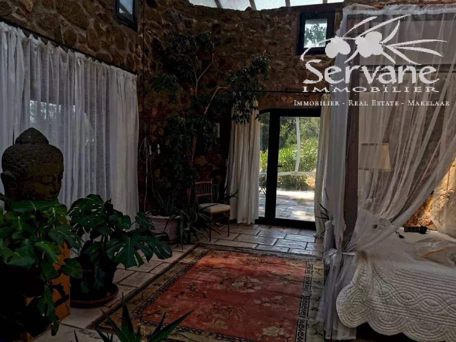 FOR SALE STONE PROPERTY WITH ANNEXES